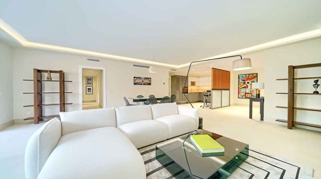 4 chambre Appartement à vendre à Marbella Centro, Marbella avec garage - 990 000 € (Ref: 8125293)