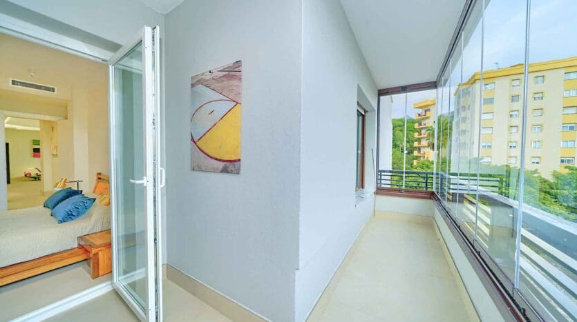 4 sypialnia Apartament na sprzedaż w Marbella z garażem - 990 000 € (Ref: 8125293)