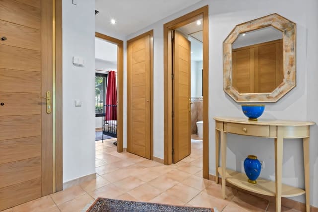 2 slaapkamer Appartement te koop in Río Real, Marbella met zwembad garage - € 425.000 (Ref: 8125295)