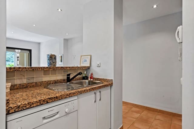 2 slaapkamer Appartement te koop in Río Real, Marbella met zwembad garage - € 425.000 (Ref: 8125295)