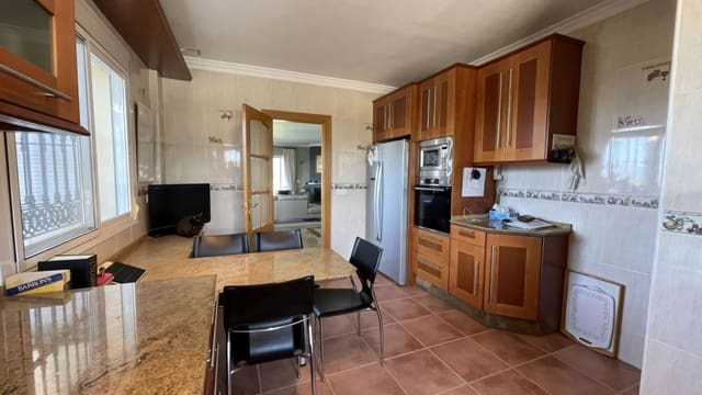 8 soverom Villa til salgs i Monda med svømmebasseng garasje - € 875 000 (Ref: 8151350)