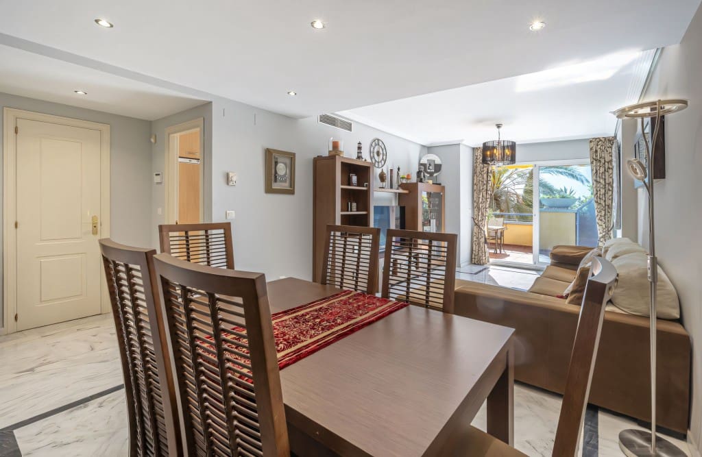 3 chambre Penthouse à vendre à Los Monteros avec piscine garage - 750 000 € (Ref: 8233988)