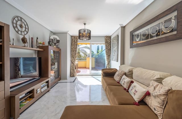 3 slaapkamer Penthouse te koop in Los Monteros, Marbella met zwembad garage - € 750.000 (Ref: 8233988)