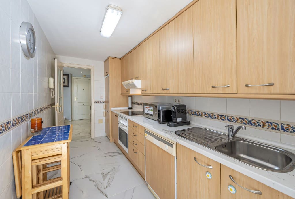 3 chambre Penthouse à vendre à Los Monteros avec piscine garage - 750 000 € (Ref: 8233988)