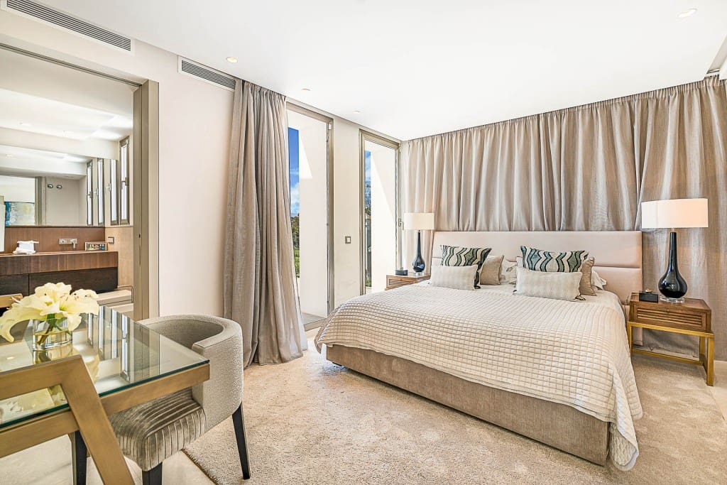 4 bedroom Villa for sale in Golden Mile with pool garage - € 4,950,000 (Ref: 8258652)