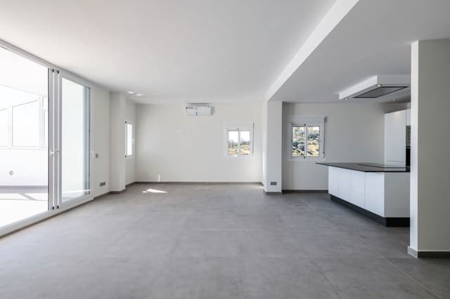 3 slaapkamer Penthouse te koop in Estepona met zwembad - € 695.000 (Ref: 8274107)