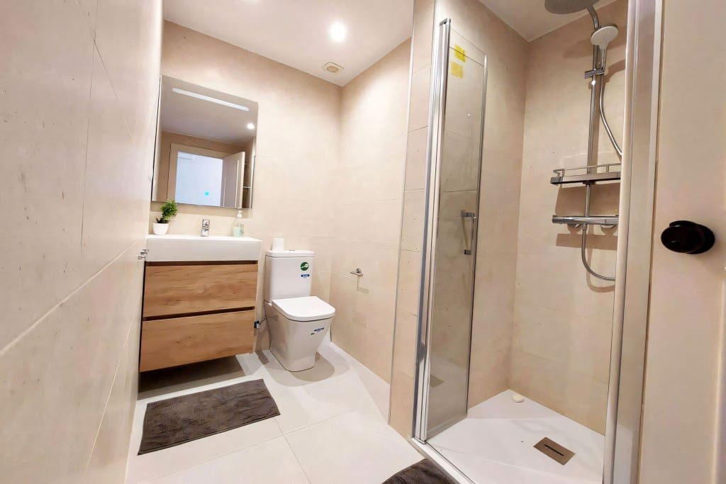 3 makuuhuone Huoneisto myytävänä paikassa Benalmadena Costa mukana uima-altaan - 375 000 € (Ref: 8297805)