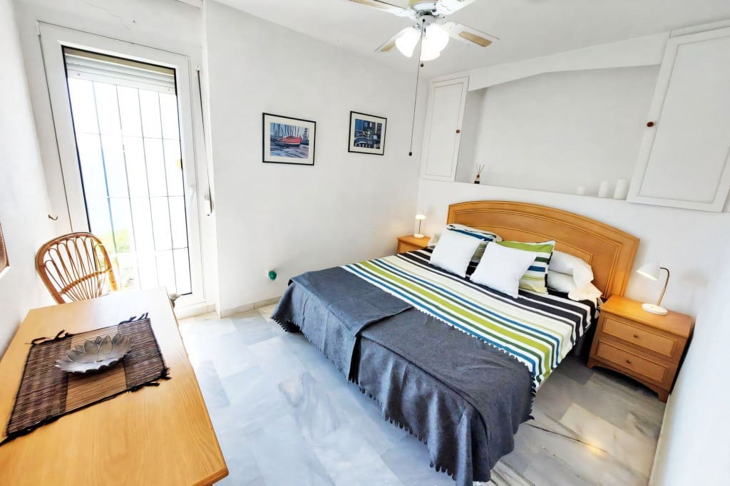 3 makuuhuone Huoneisto myytävänä paikassa Benalmadena Costa mukana uima-altaan - 375 000 € (Ref: 8297805)