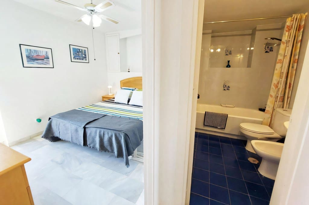 3 makuuhuone Huoneisto myytävänä paikassa Benalmadena Costa mukana uima-altaan - 375 000 € (Ref: 8297805)