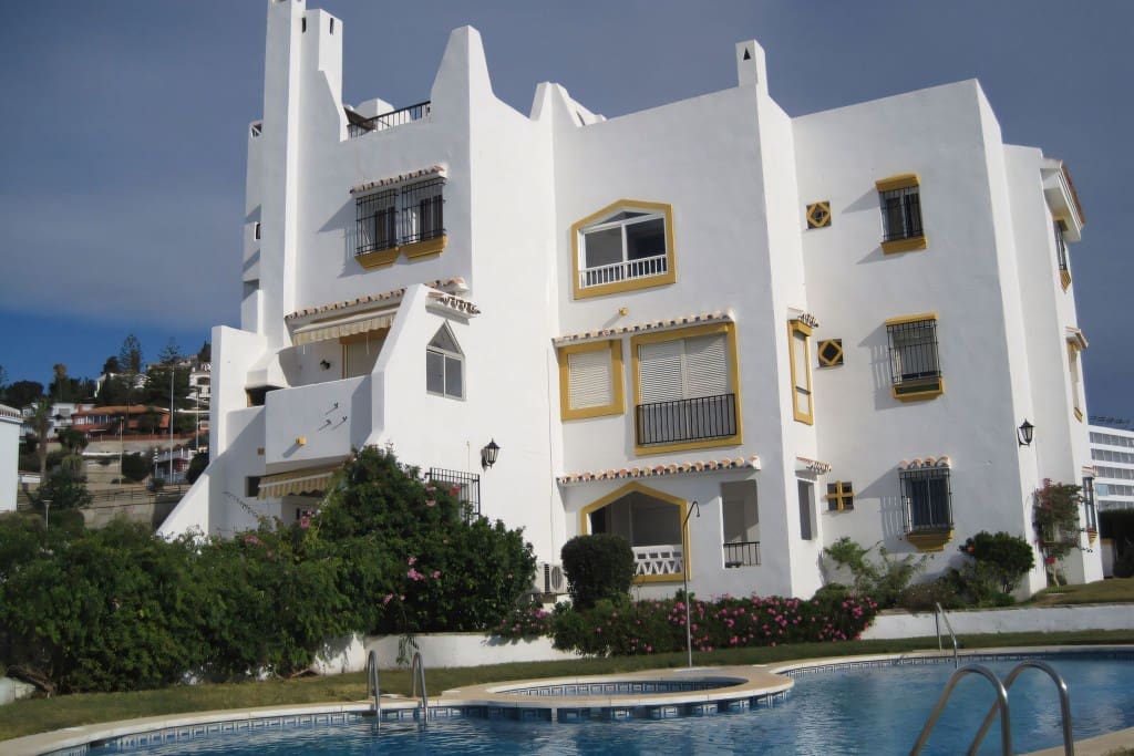 3 makuuhuone Huoneisto myytävänä paikassa Benalmadena Costa mukana uima-altaan - 375 000 € (Ref: 8297805)