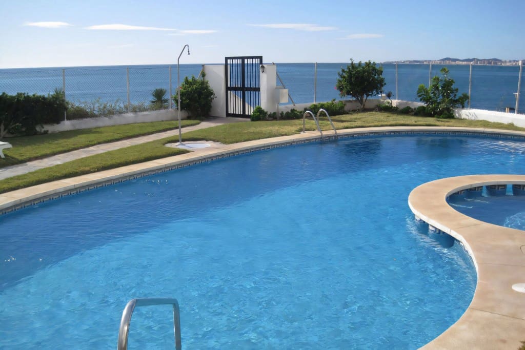 3 makuuhuone Huoneisto myytävänä paikassa Benalmadena Costa mukana uima-altaan - 375 000 € (Ref: 8297805)