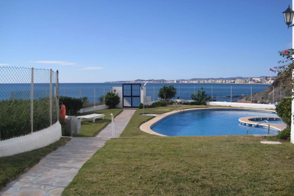 3 makuuhuone Huoneisto myytävänä paikassa Benalmadena Costa mukana uima-altaan - 375 000 € (Ref: 8297805)