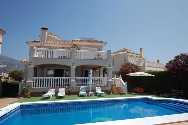 4 Zimmer Villa zu verkaufen in Mijas Costa, Mijas mit Pool - 795.000 € (Ref: 8333668)
