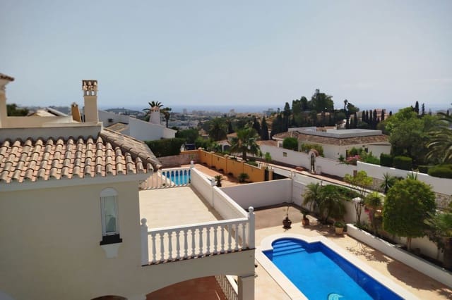 4 Zimmer Villa zu verkaufen in Mijas Costa, Mijas mit Pool - 795.000 € (Ref: 8333668)