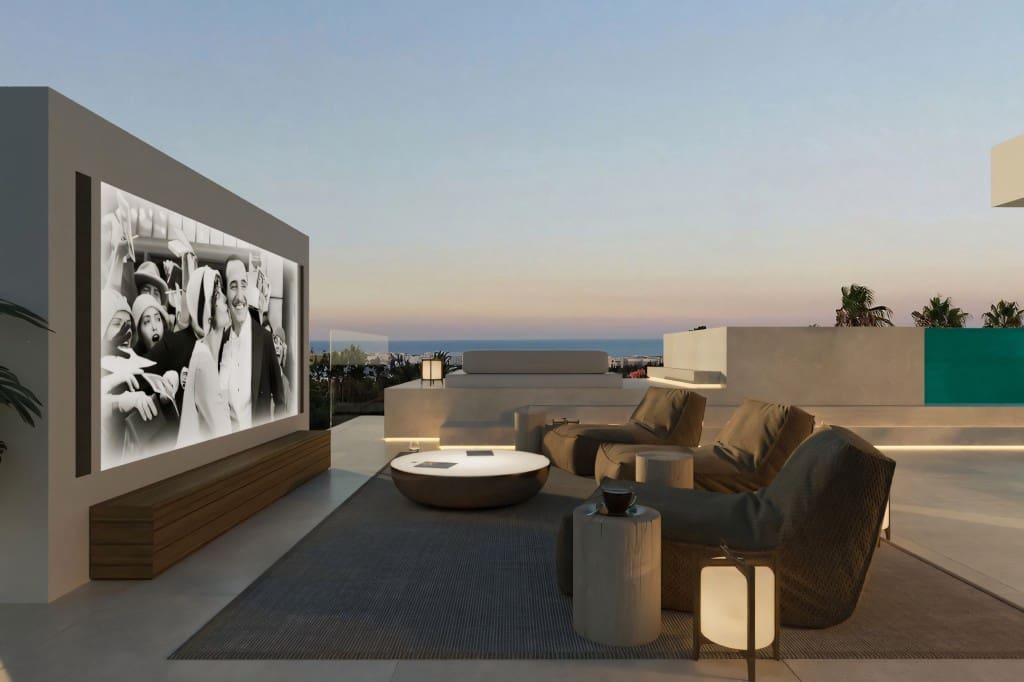 4 bedroom Villa for sale in Nueva Andalucia with pool garage - € 5,250,000 (Ref: 8347790)