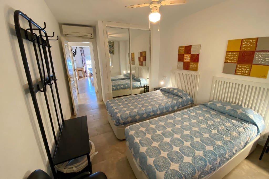 2 soveværelse Lejlighed til salg i Carvajal med swimmingpool garage - € 450.000 (Ref: 8349400)