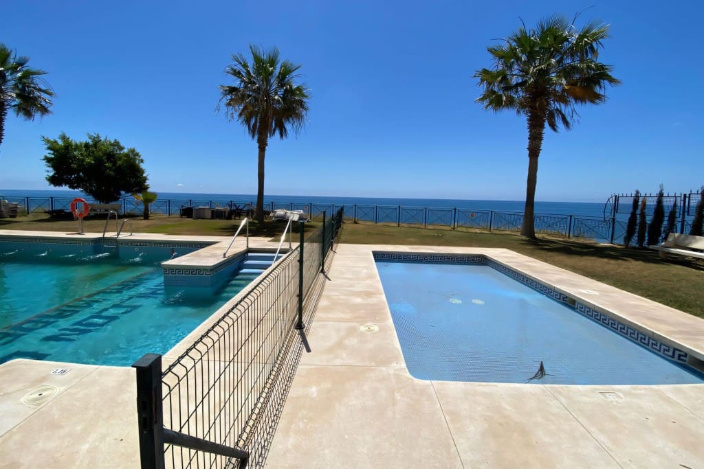 2 soveværelse Lejlighed til salg i Carvajal med swimmingpool garage - € 450.000 (Ref: 8349400)