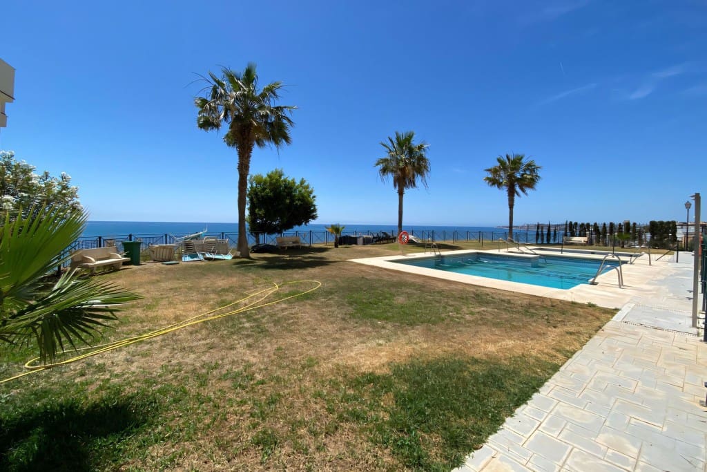 2 soveværelse Lejlighed til salg i Carvajal med swimmingpool garage - € 450.000 (Ref: 8349400)