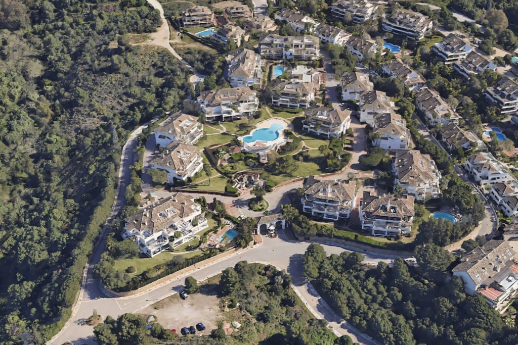 4 bedroom Apartment for sale in Golden Mile with pool garage - € 2,500,000 (Ref: 8385187)