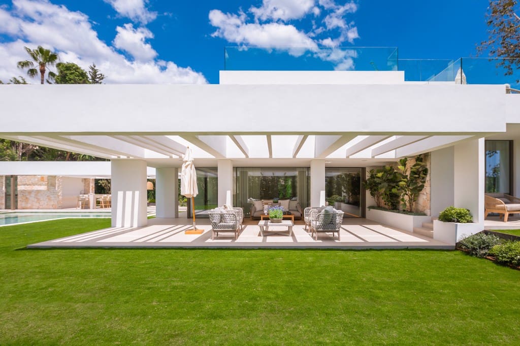 5 Zimmer Villa zu verkaufen in Nueva Andalucia mit Pool Garage - 5.750.000 € (Ref: 8396501)