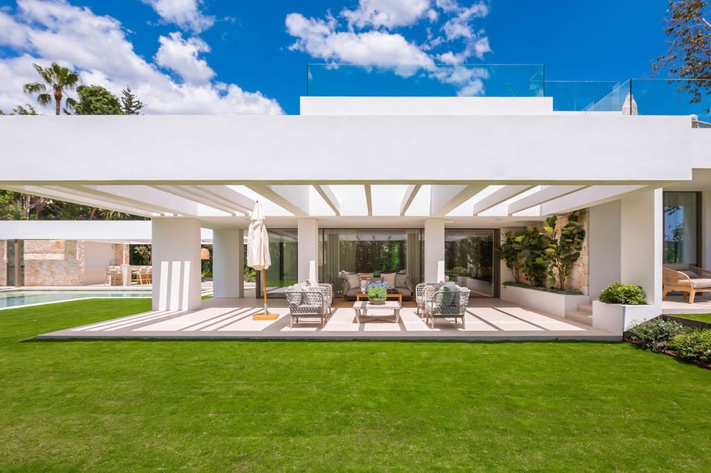 5 Zimmer Villa zu verkaufen in Nueva Andalucia mit Pool Garage - 5.750.000 € (Ref: 8396501)