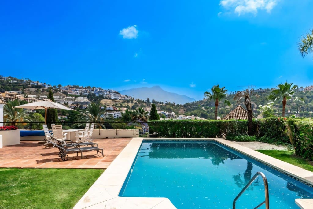 4 soveværelse Villa til salg i Los Arqueros med swimmingpool garage - € 1.890.000 (Ref: 8409569)