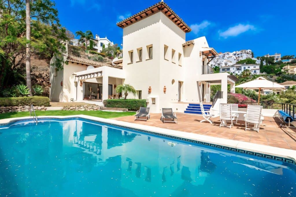 4 soveværelse Villa til salg i Los Arqueros med swimmingpool garage - € 1.890.000 (Ref: 8409569)