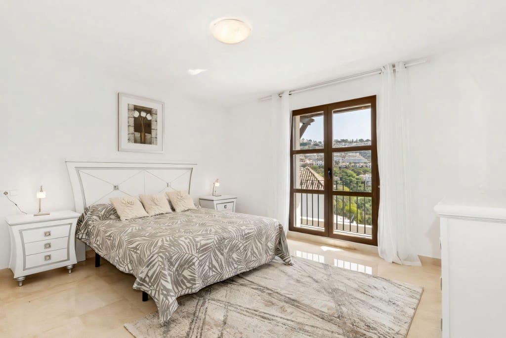 4 soveværelse Villa til salg i Los Arqueros med swimmingpool garage - € 1.890.000 (Ref: 8409569)