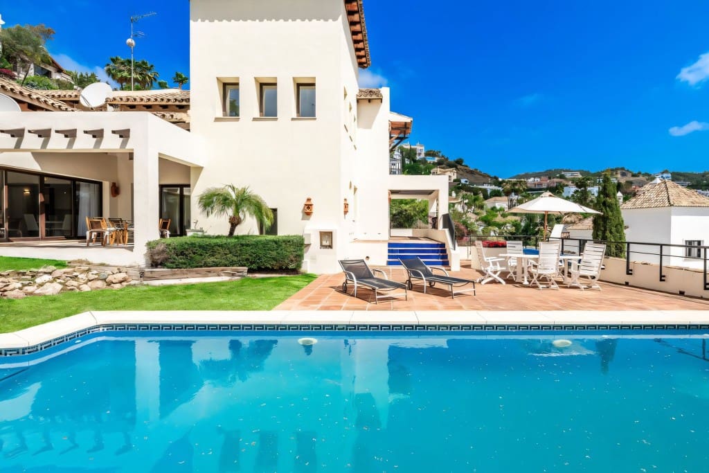 4 soveværelse Villa til salg i Los Arqueros med swimmingpool garage - € 1.890.000 (Ref: 8409569)