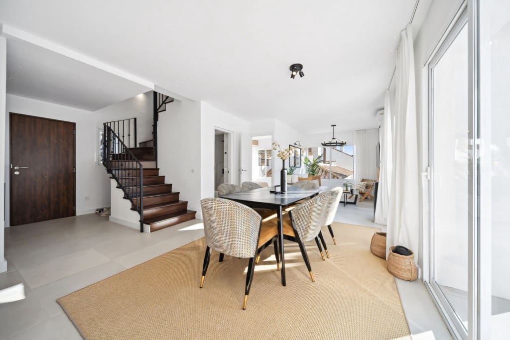 4 soverom Penthouse til salgs i Nueva Andalucia med svømmebasseng - € 895 000 (Ref: 8424170)