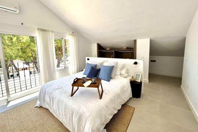 4 Zimmer Penthouse zu verkaufen in Nueva Andalucia, Marbella mit Pool - 895.000 € (Ref: 8424170)