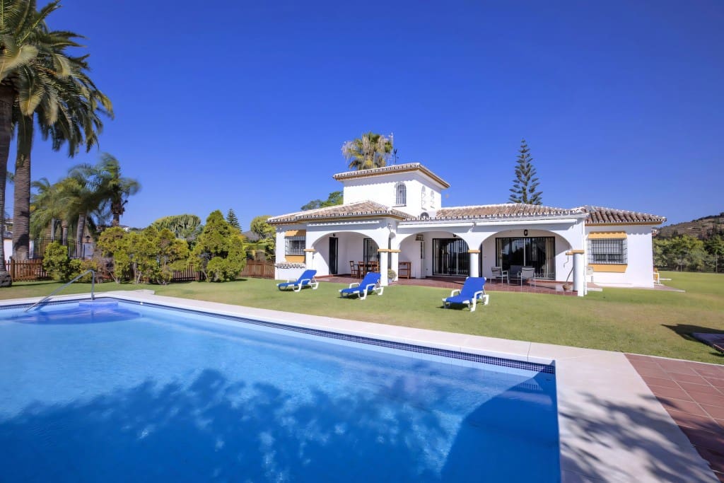 5 soveværelse Finca/Landehus til salg i Entrerrios med swimmingpool garage - € 2.995.000 (Ref: 8435581)