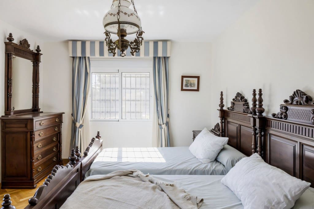 5 soveværelse Finca/Landehus til salg i Entrerrios med swimmingpool garage - € 2.995.000 (Ref: 8435581)