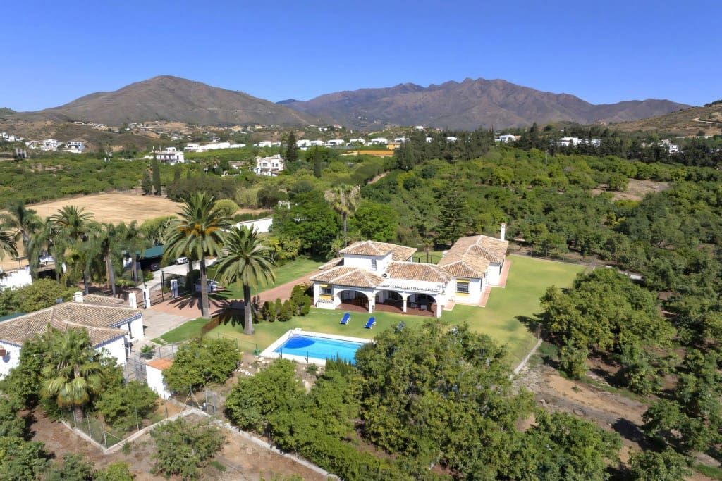 5 soveværelse Finca/Landehus til salg i Entrerrios med swimmingpool garage - € 2.995.000 (Ref: 8435581)