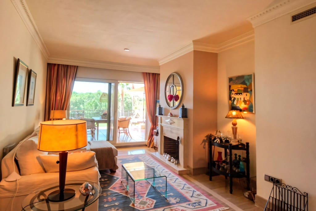 2 slaapkamer Appartement te koop in Golden Mile met zwembad garage - € 750.000 (Ref: 8440340)