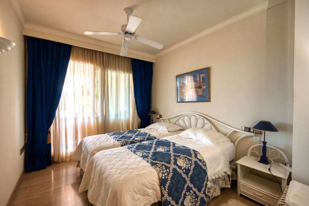 2 slaapkamer Appartement te koop in Golden Mile met zwembad garage - € 750.000 (Ref: 8440340)