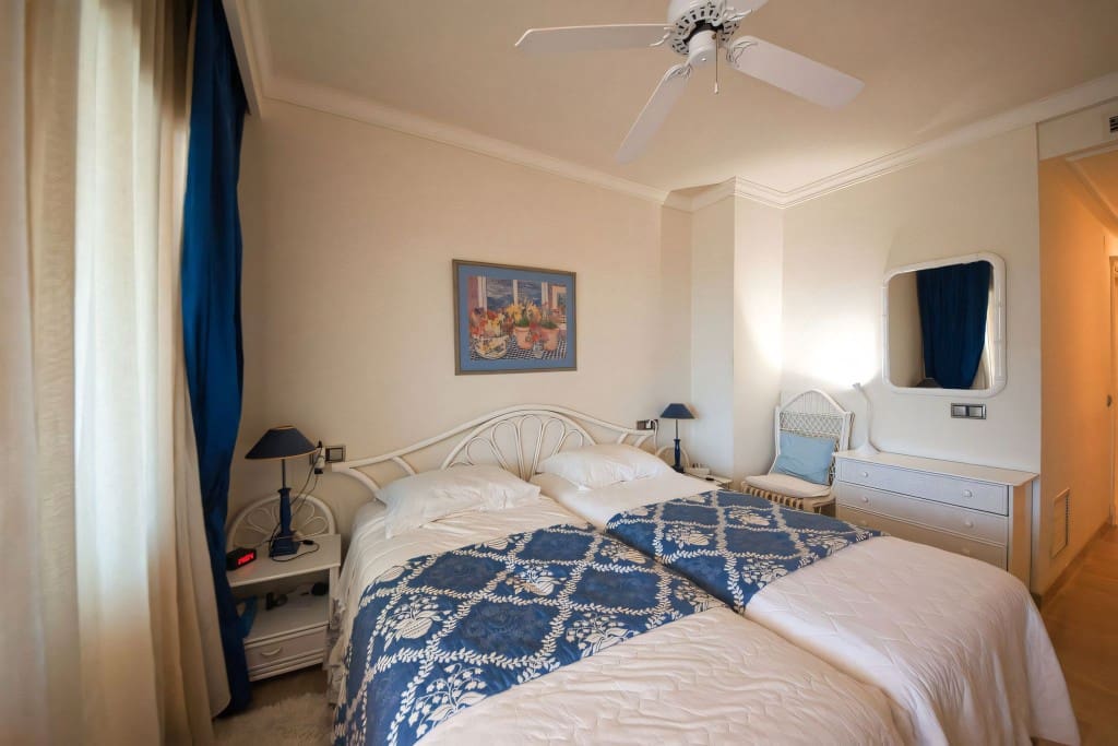 2 slaapkamer Appartement te koop in Golden Mile met zwembad garage - € 750.000 (Ref: 8440340)