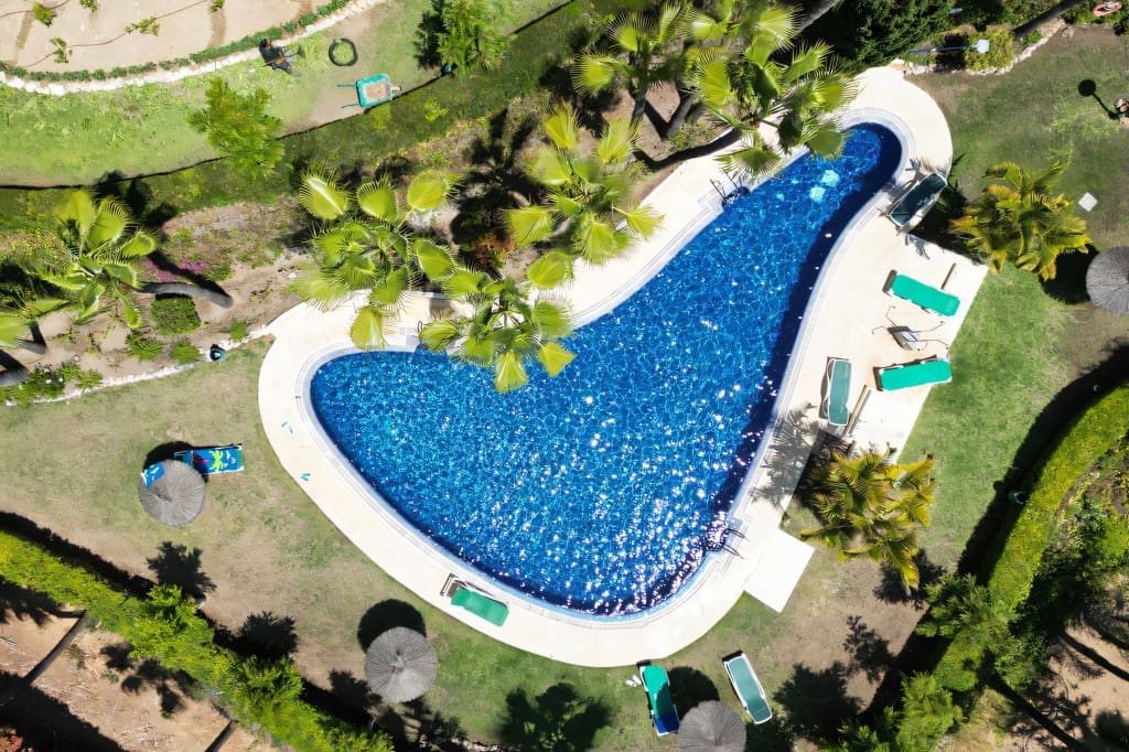 2 slaapkamer Appartement te koop in Golden Mile met zwembad garage - € 750.000 (Ref: 8440340)