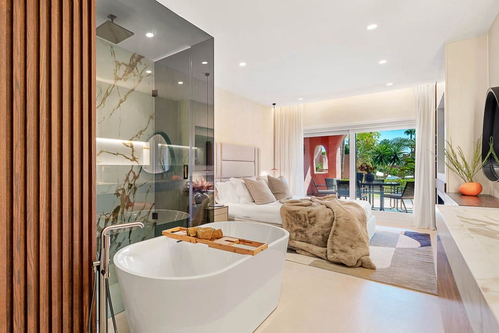 3 slaapkamer Appartement te koop in New Golden Mile met zwembad garage - € 1.825.000 (Ref: 8445377)