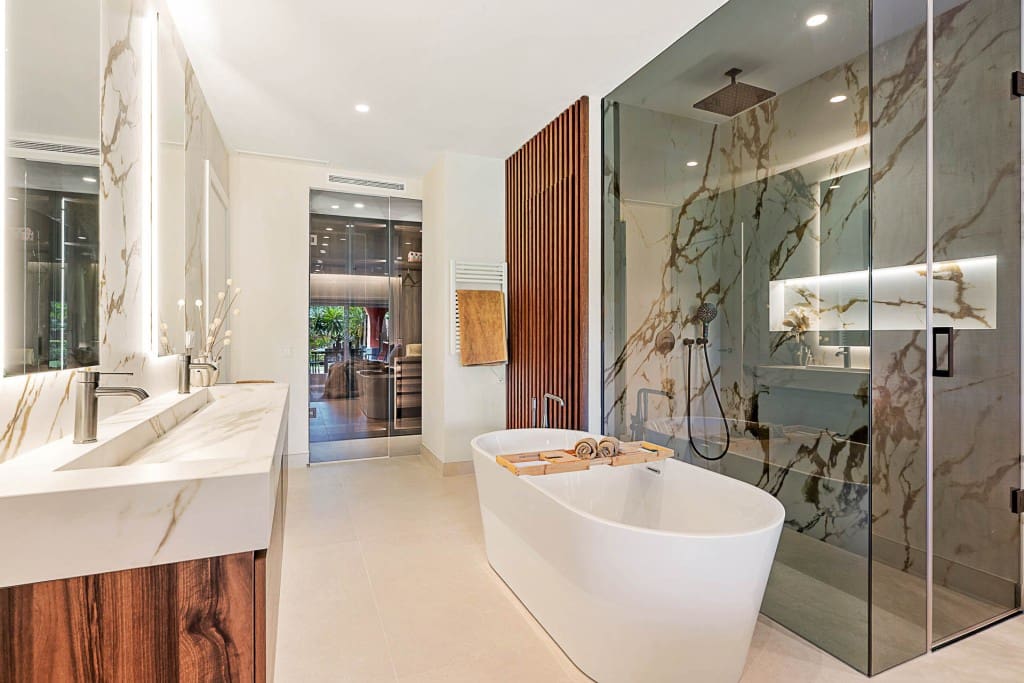 3 slaapkamer Appartement te koop in New Golden Mile met zwembad garage - € 1.825.000 (Ref: 8445377)