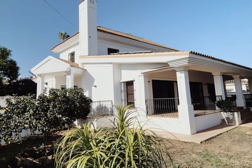 5 slaapkamer Villa te koop in San Pedro de Alcantara met garage - € 2.200.000 (Ref: 8467822)