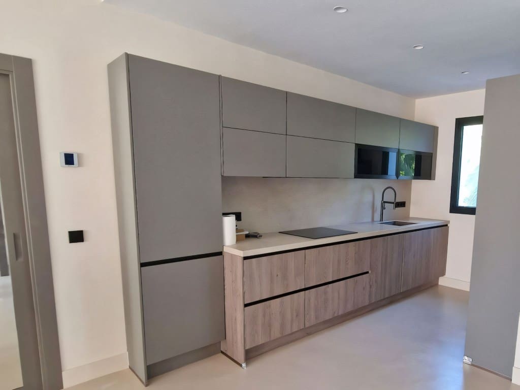 2 bedroom Apartment for sale in Puerto Banus - € 750,000 (Ref: 8472302)
