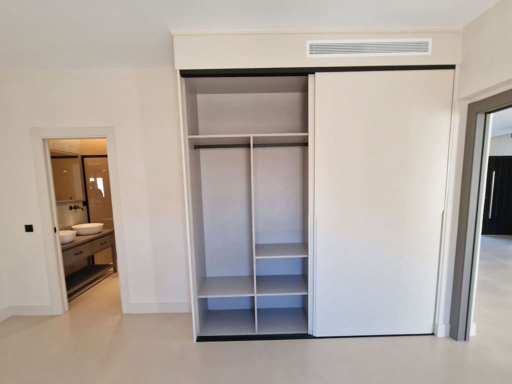 2 bedroom Apartment for sale in Puerto Banus - € 750,000 (Ref: 8472302)