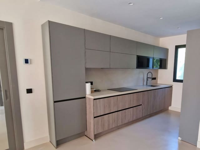 2 Zimmer Apartment zu verkaufen in Puerto Banus, Marbella - 750.000 € (Ref: 8472302)