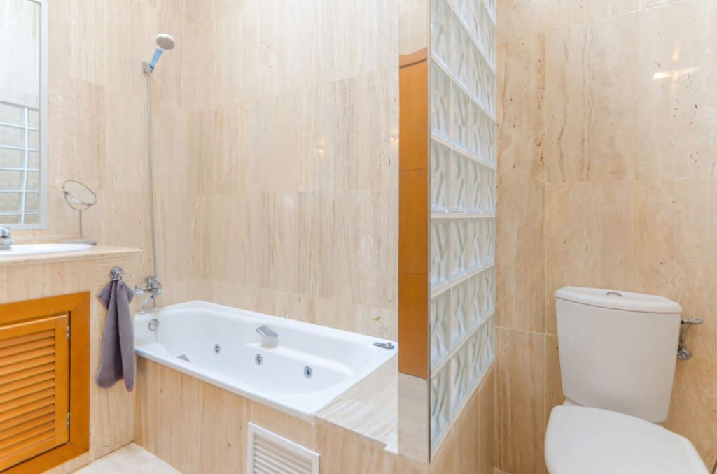 3 bedroom Penthouse for sale in Nueva Andalucia with pool garage - € 1,100,000 (Ref: 8480661)