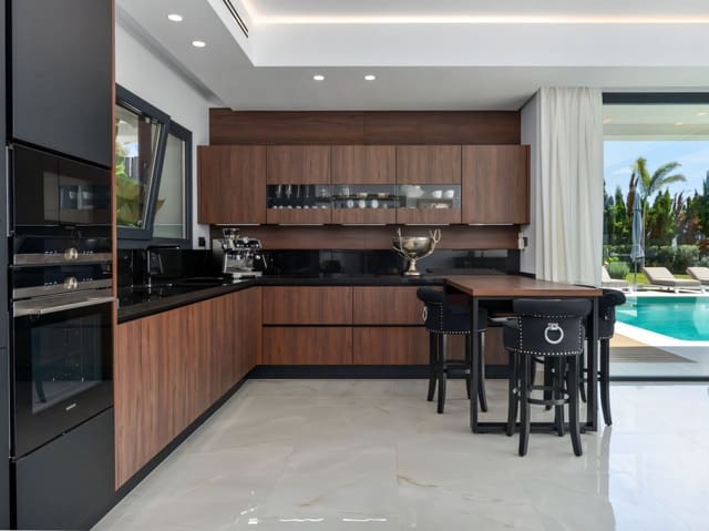 4 slaapkamer Villa te koop in Manilva met zwembad garage - € 3.450.000 (Ref: 8488783)