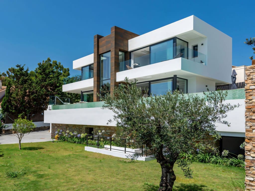 4 slaapkamer Villa te koop in Manilva met zwembad garage - € 3.450.000 (Ref: 8488783)