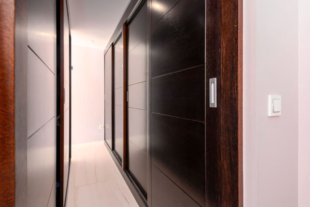 5 bedroom Villa for sale in Nueva Andalucia with pool garage - € 1,895,000 (Ref: 8500058)