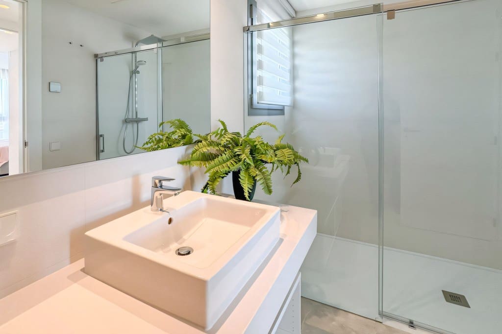 3 sypialnia Penthouse na sprzedaż w Marbella z basenem garażem - 1 850 000 € (Ref: 8505568)