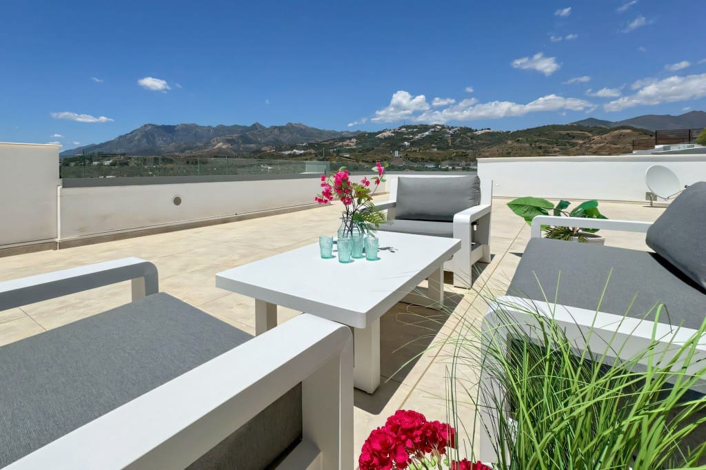 3 sypialnia Penthouse na sprzedaż w Marbella z basenem garażem - 1 850 000 € (Ref: 8505568)